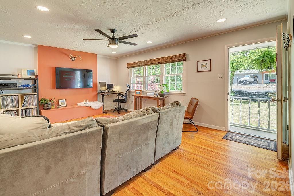 24 Forest Lane - Photo 6