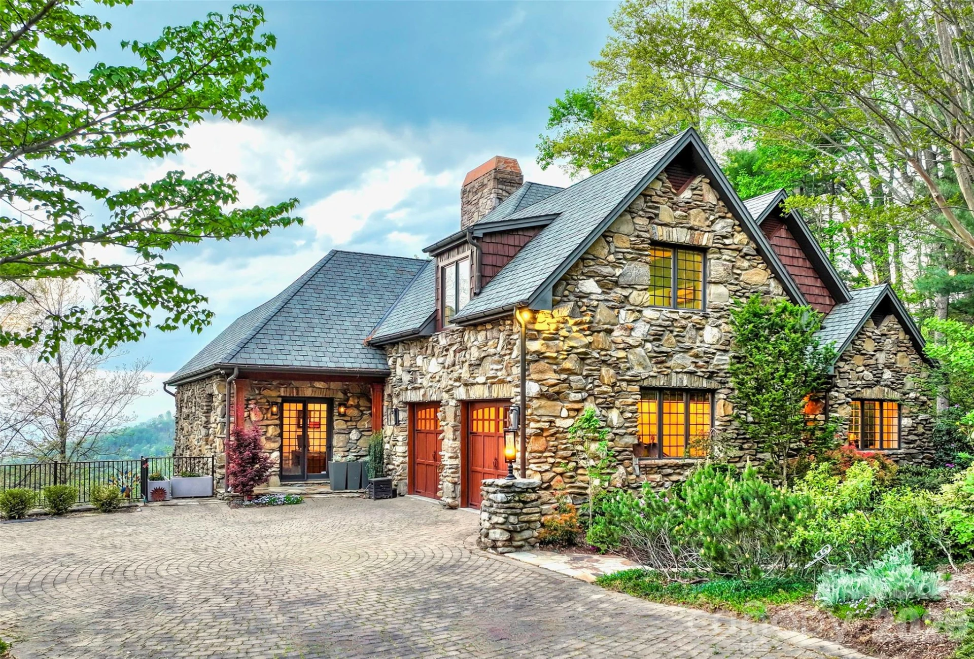 8 Timberwolf Court