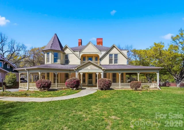 121 5th Avenue, Hickory, NC, 28601