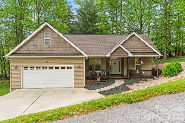 112 Chestnut Lane, Hendersonville, NC, 28792