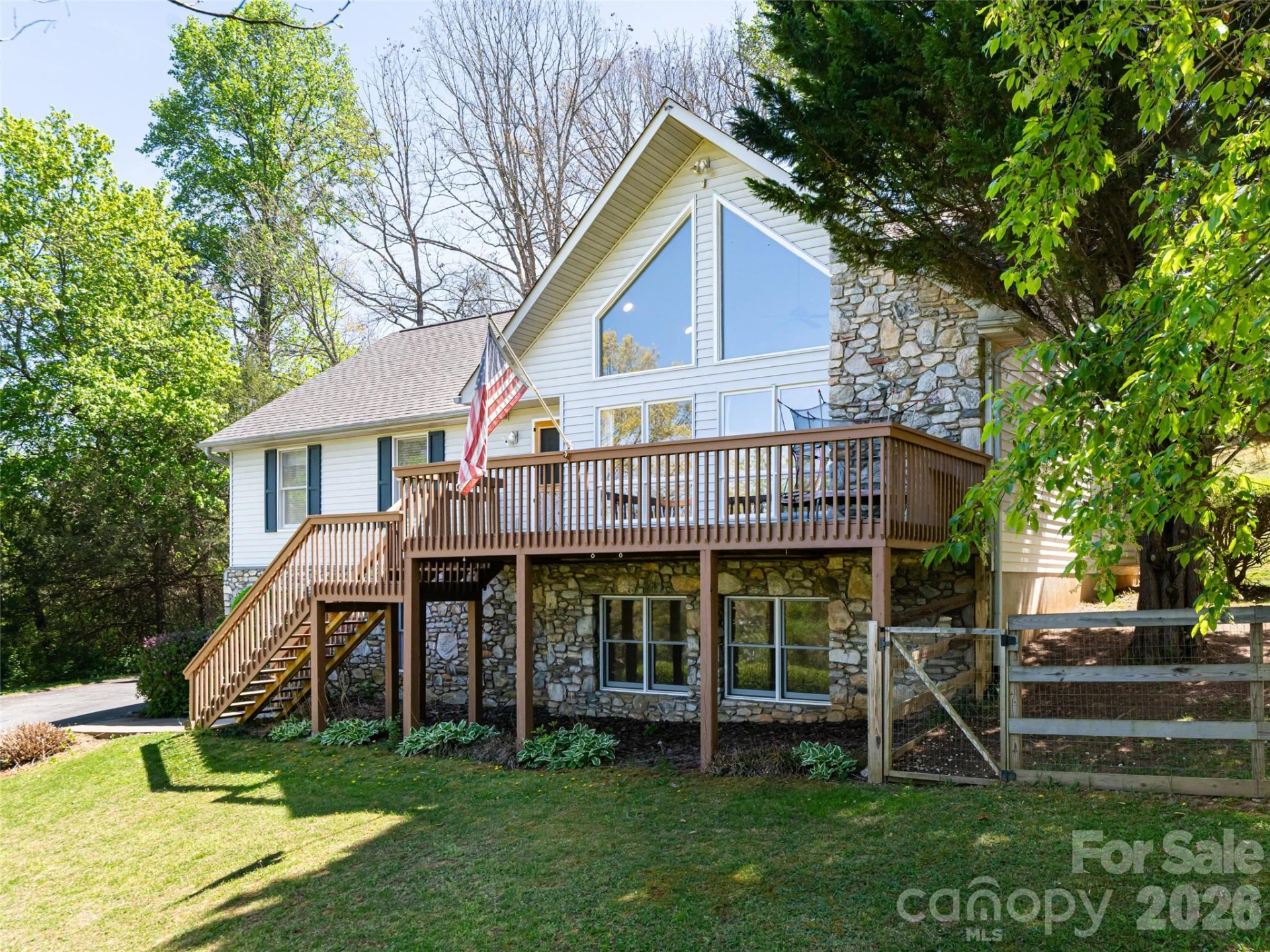15 Tiffany Lane - Photo 3