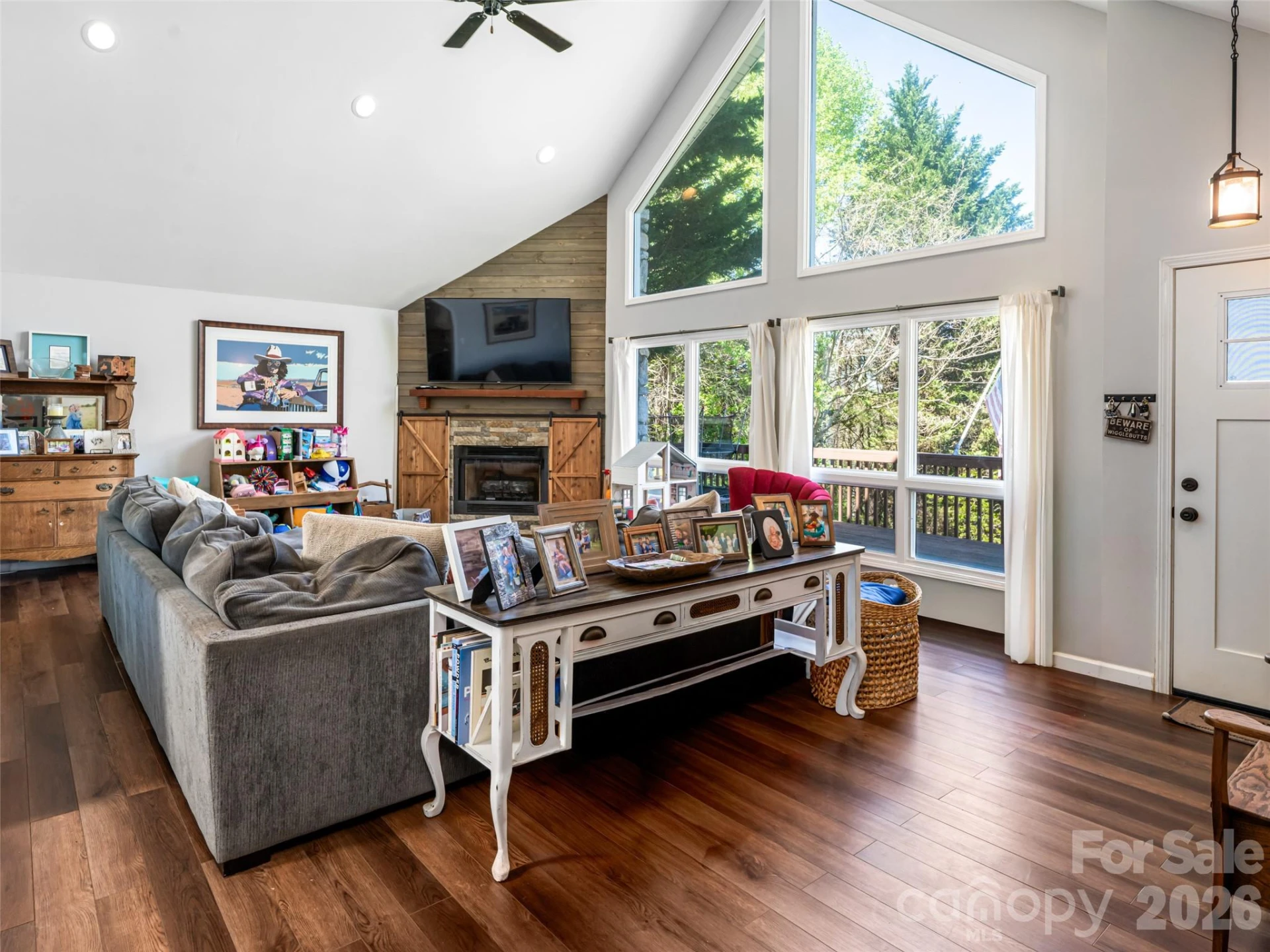 15 Tiffany Lane - Photo 8