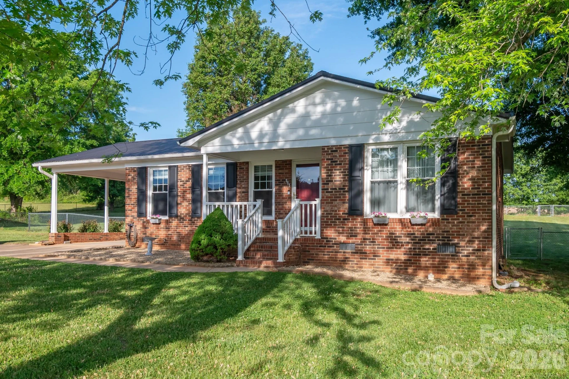 111 Southglenn Drive - Photo 3