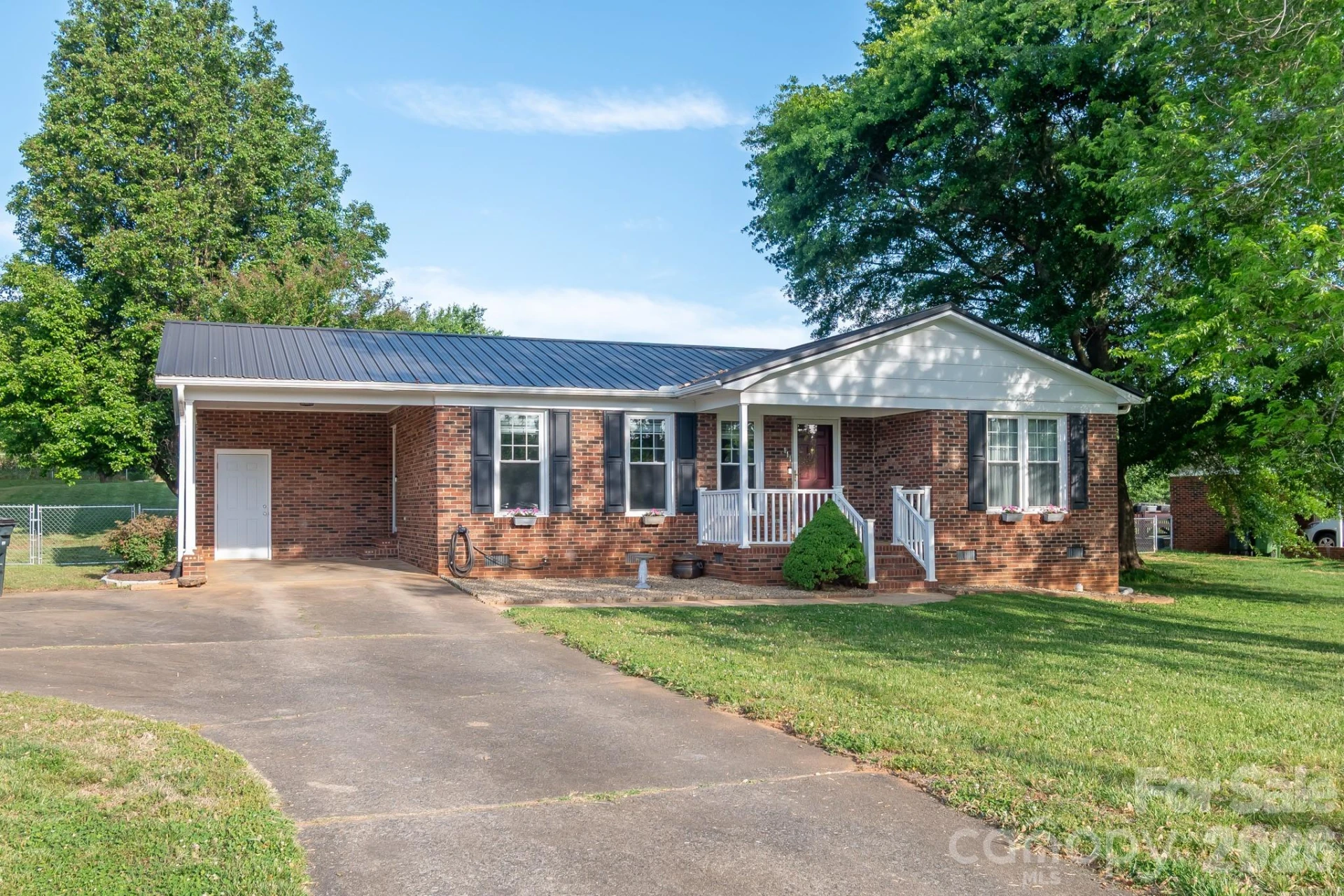 111 Southglenn Drive - Photo 4