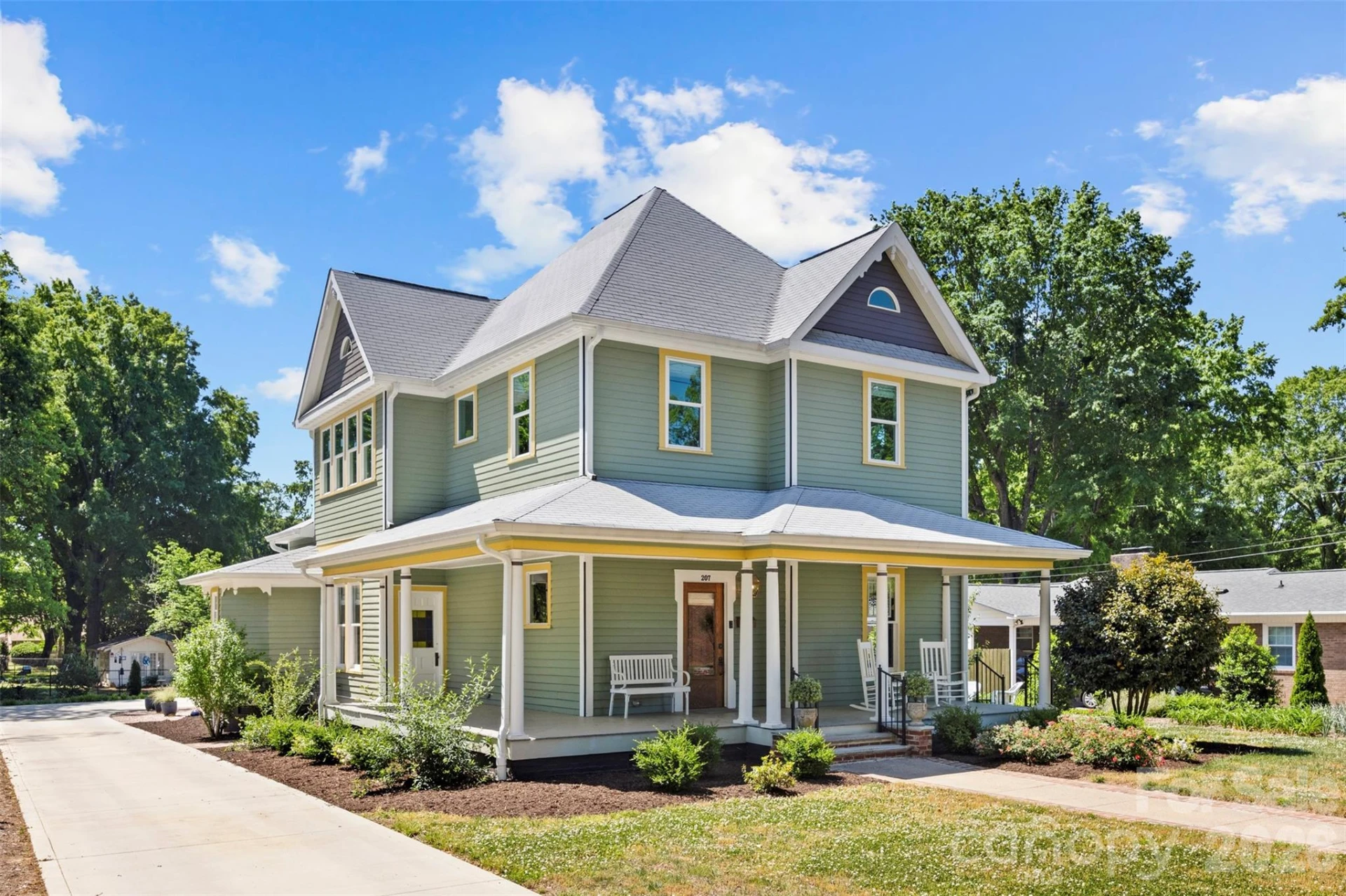 207 Academy Street - Photo 3
