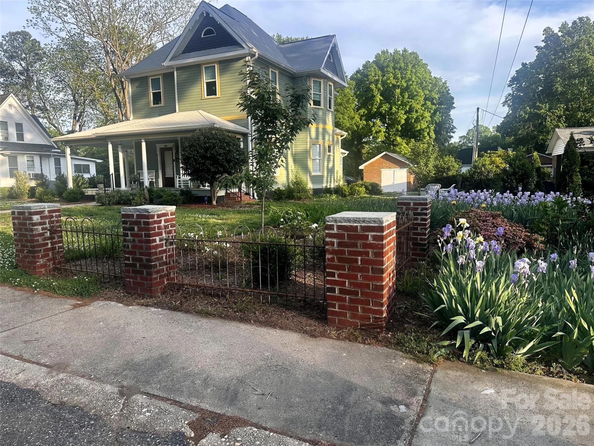 207 Academy Street - Photo 4