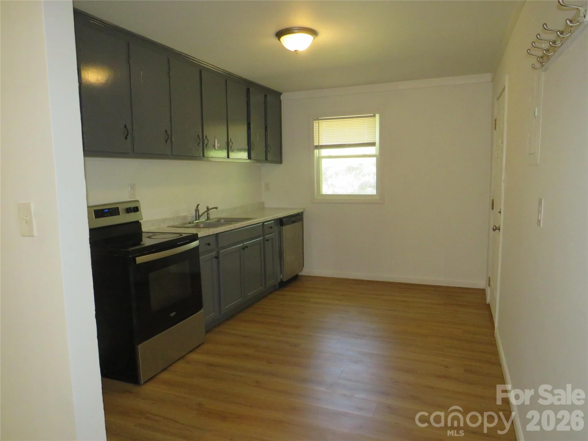150 Greenfield Drive - Photo 11