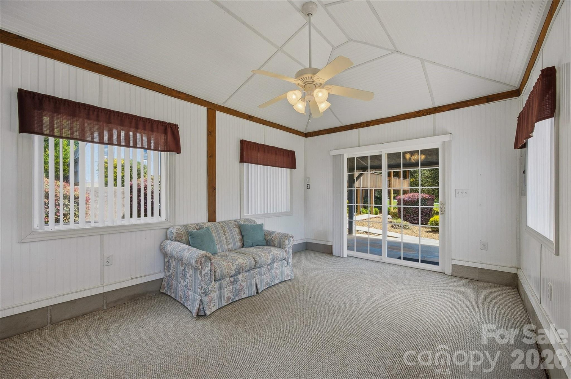 101 Regina Drive - Photo 15