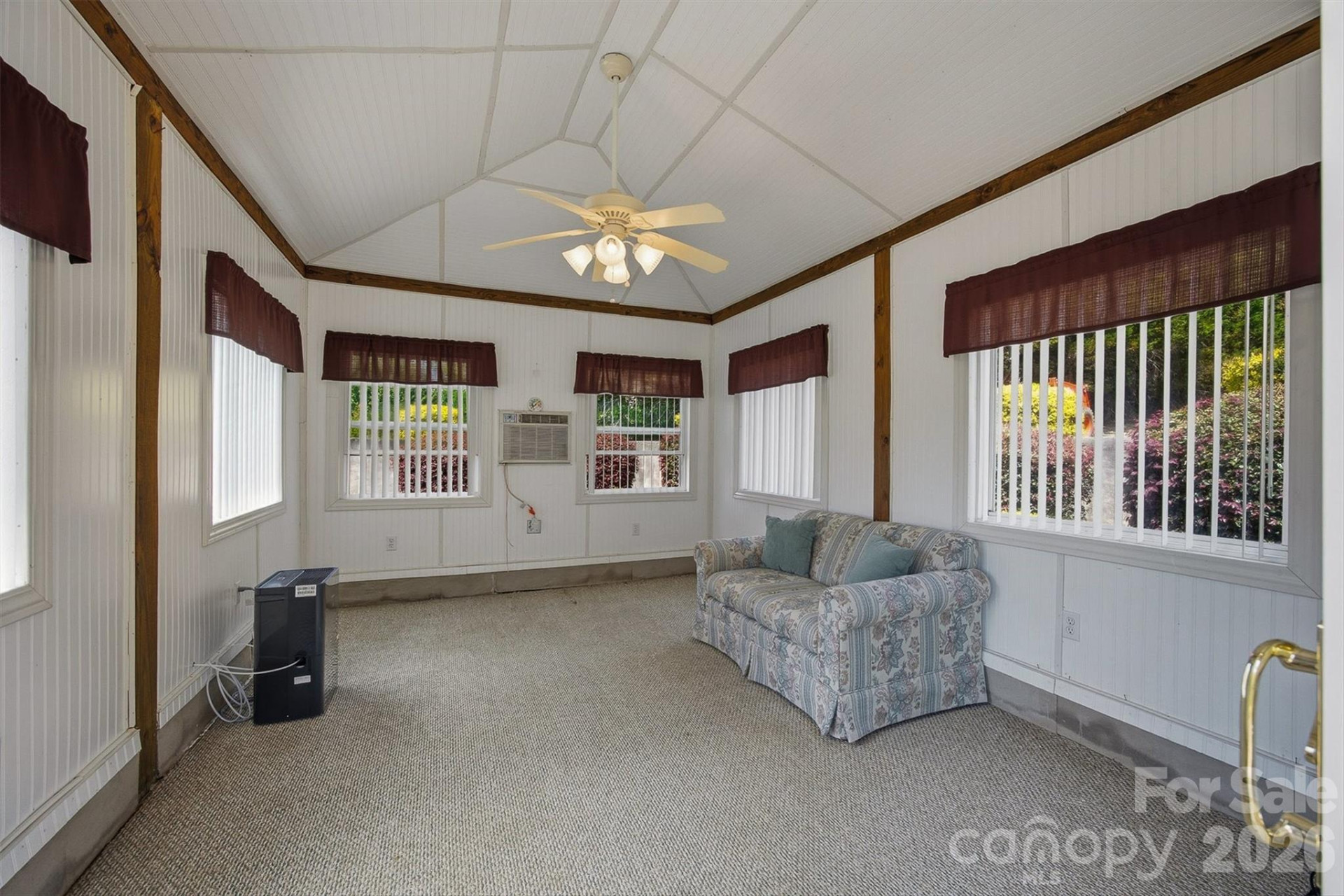 101 Regina Drive - Photo 10