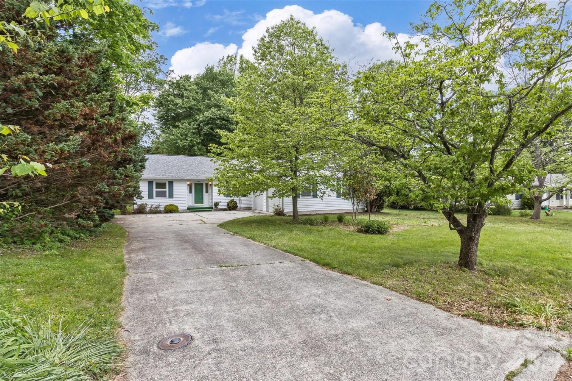 7 Teaneck Circle - Photo 2