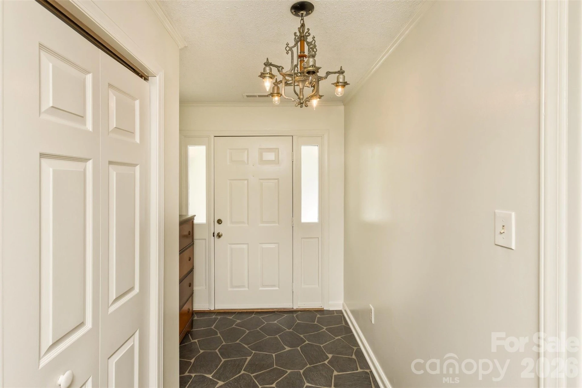 7 Teaneck Circle - Photo 5