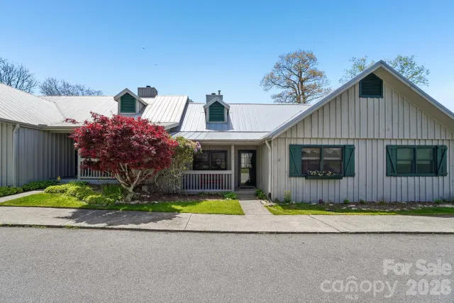 302 Eagles Nest Court