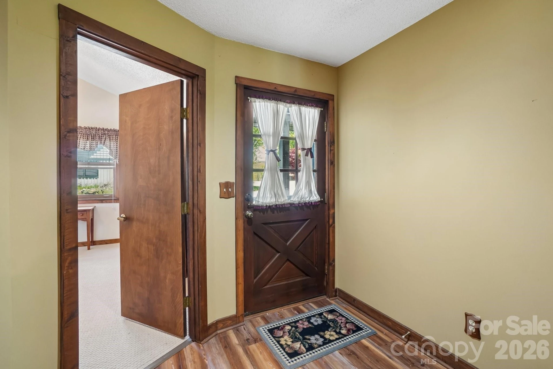 302 Eagles Nest Court - Photo 14