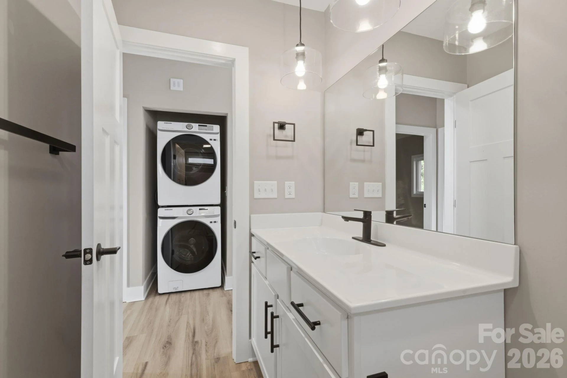 207 Hanover Street - Photo 12