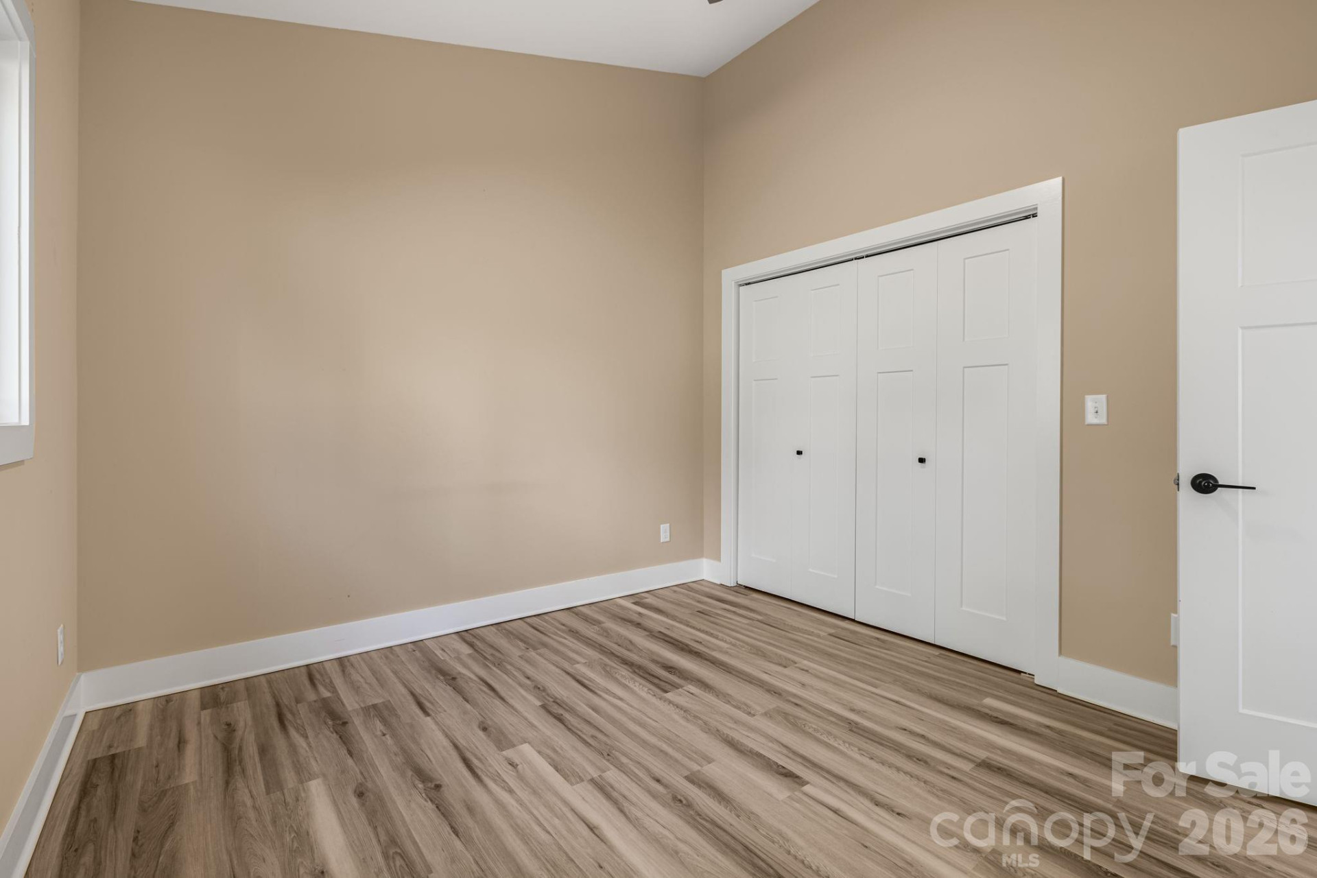 207 Hanover Street - Photo 17