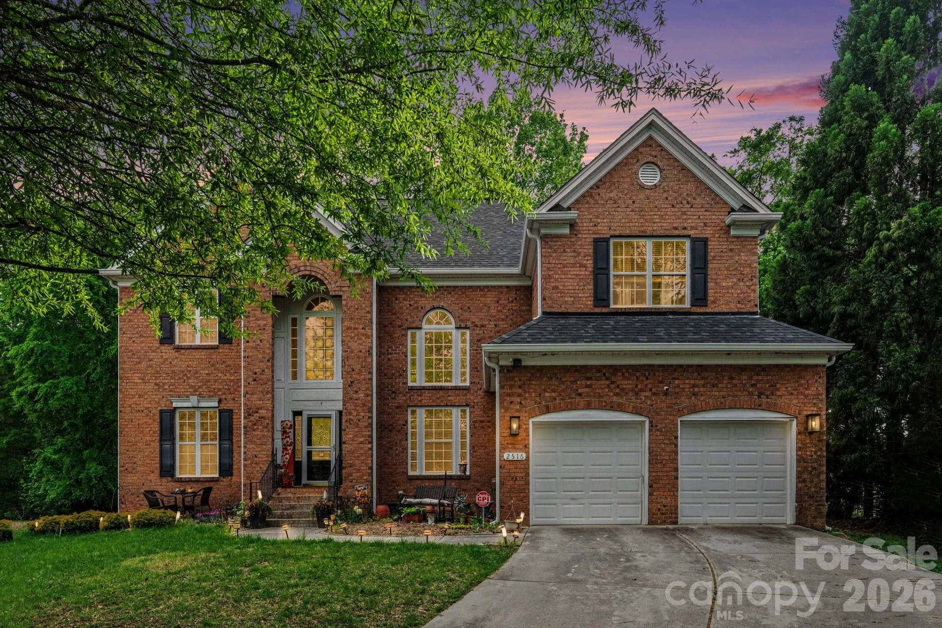 2516 River Oaks Drive