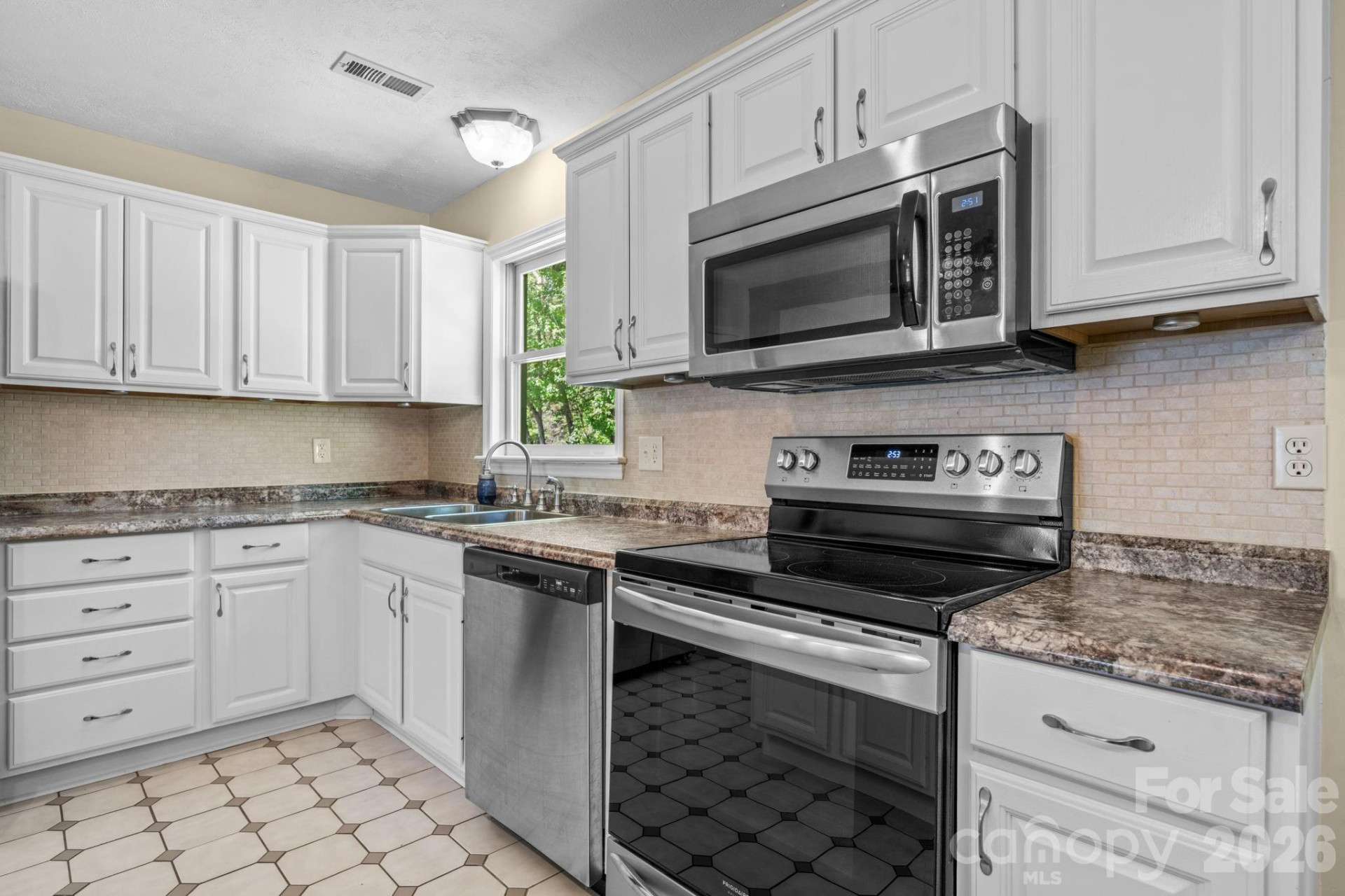 113 Foxfire Drive - Photo 7