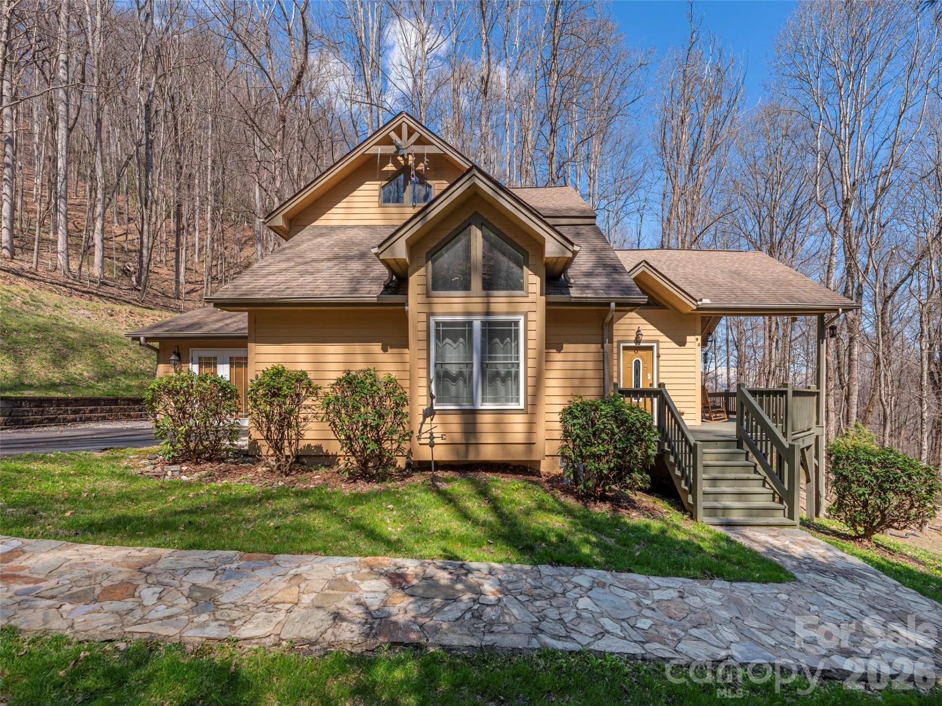 90 Lionheart Lane - Photo 2
