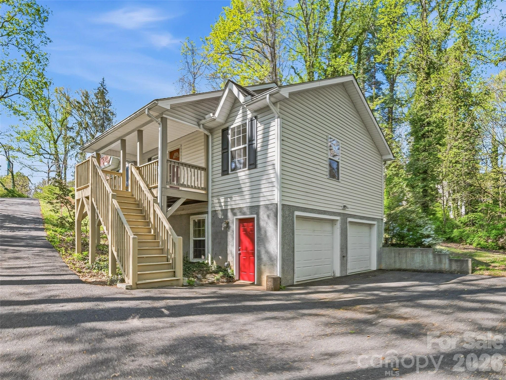 10 Lakewood Drive