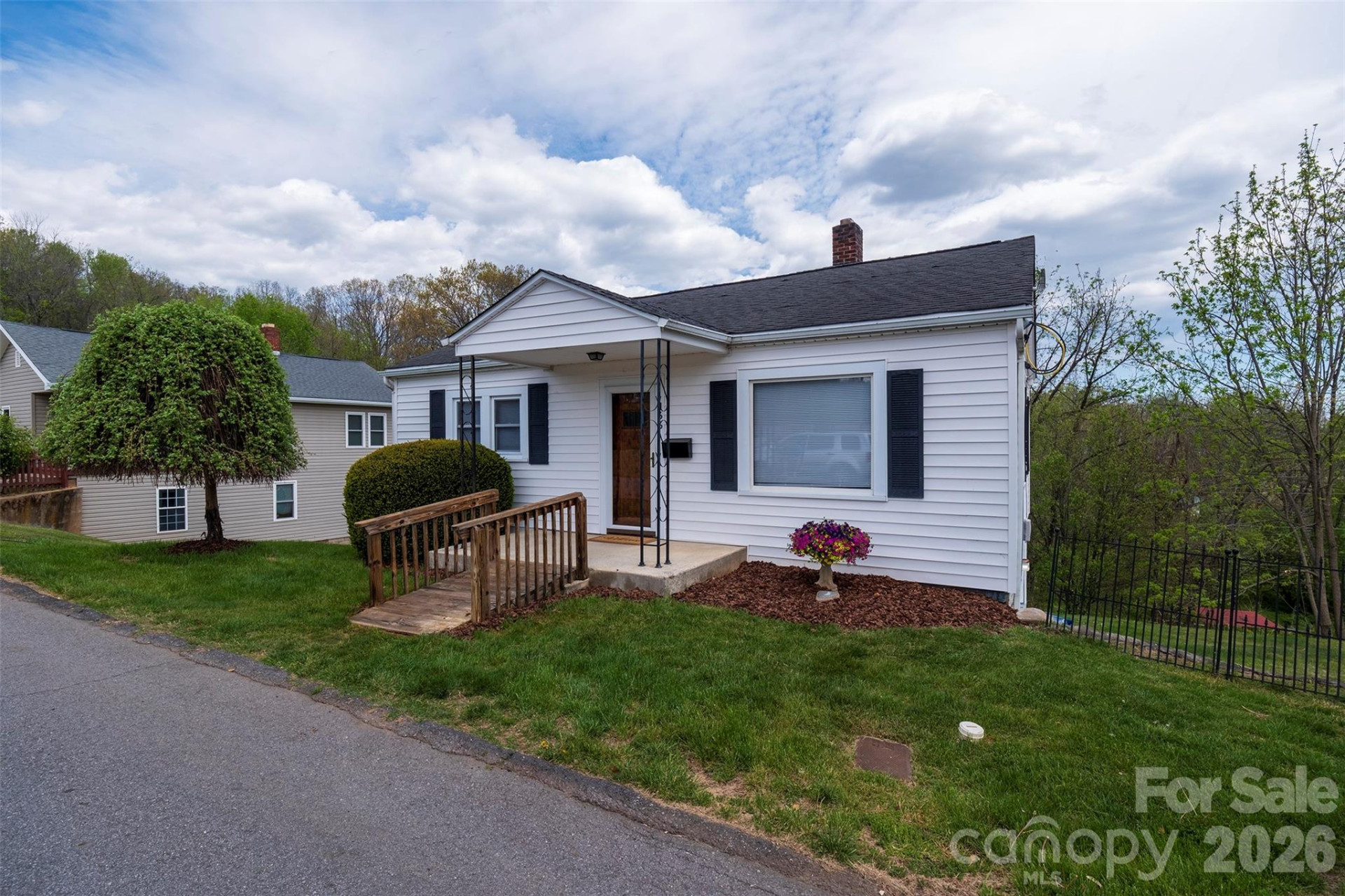 166 Spruce Street - Photo 4