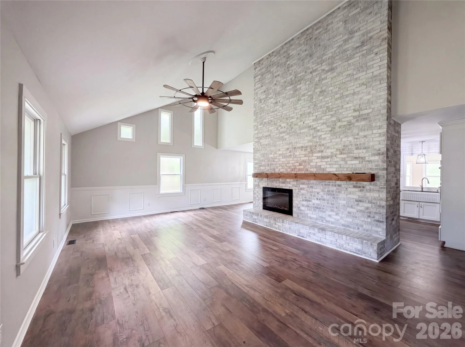 706 Crescent Drive - Photo 3