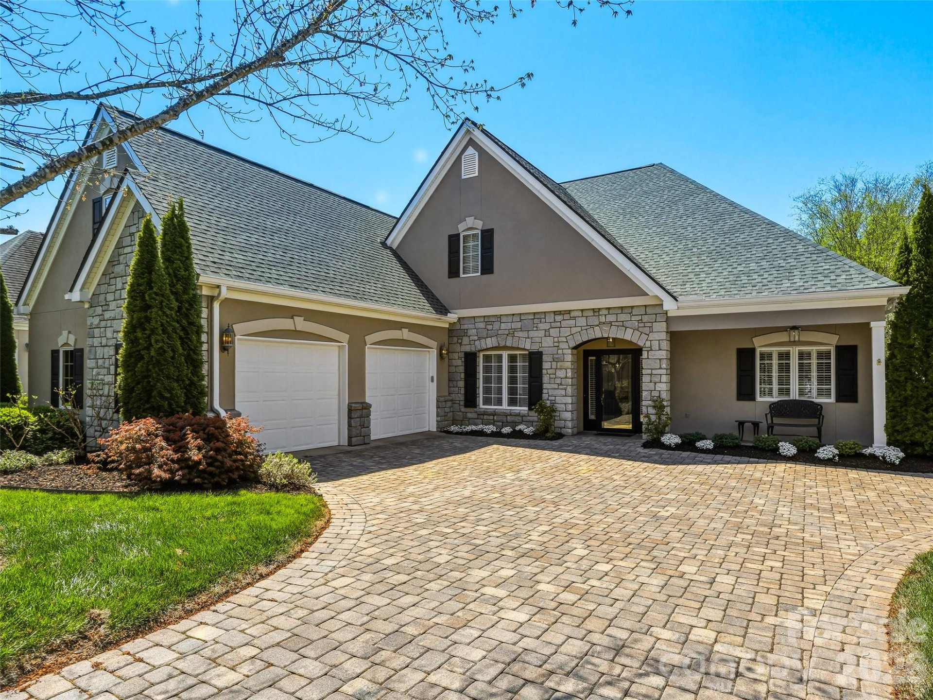 33 Tiverton Lane - Photo 4