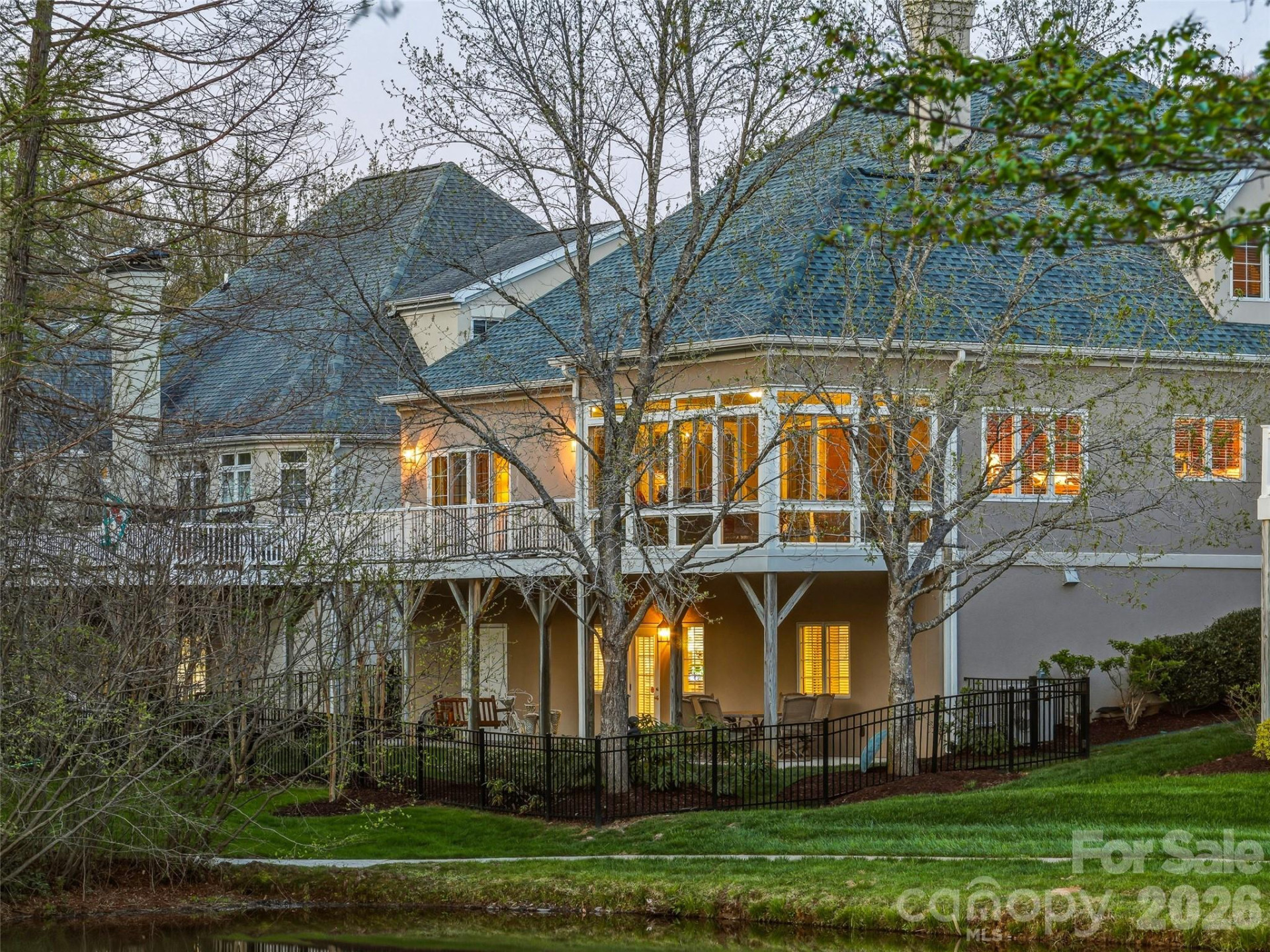 33 Tiverton Lane - Photo 5