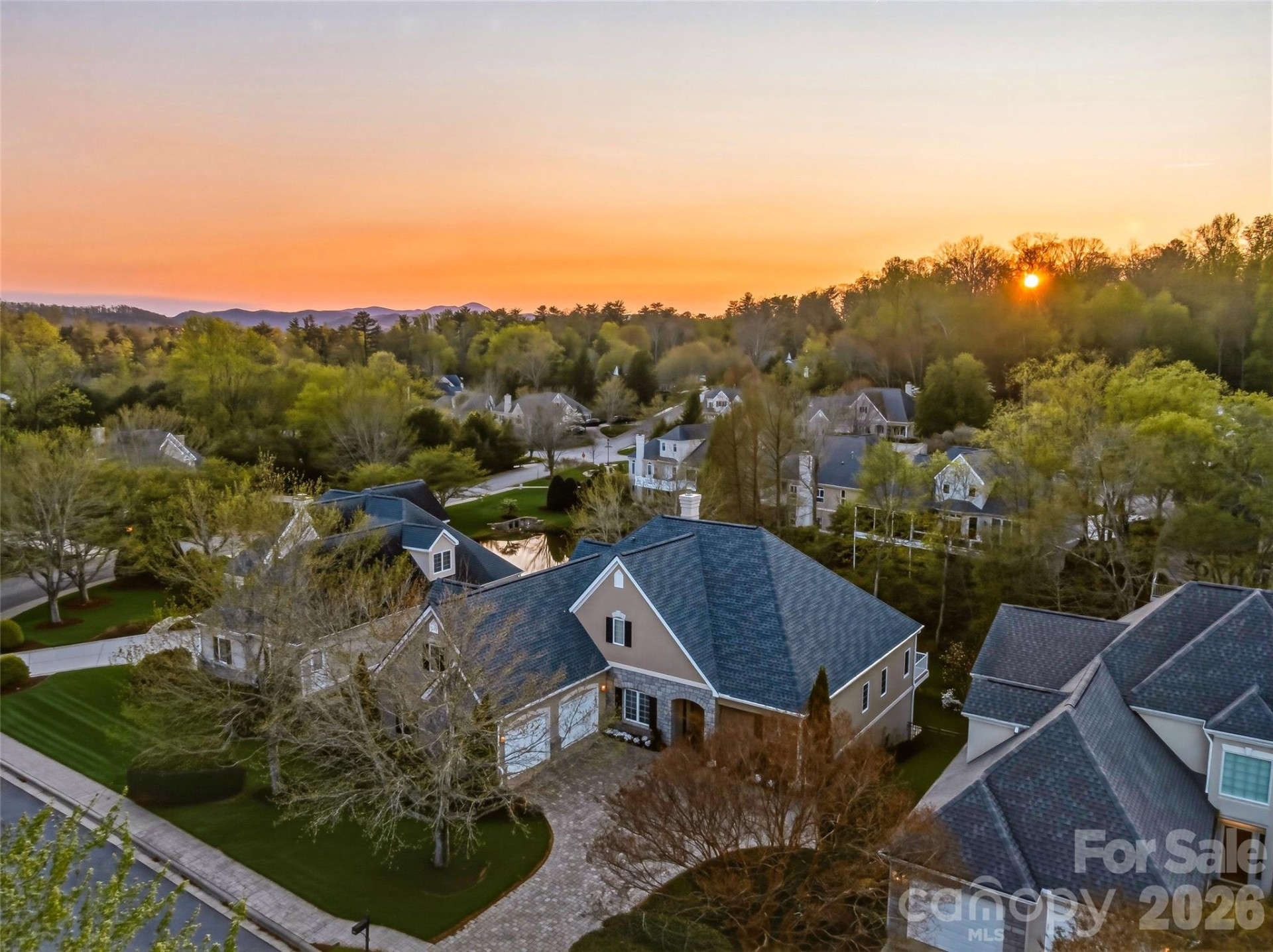 33 Tiverton Lane - Photo 9