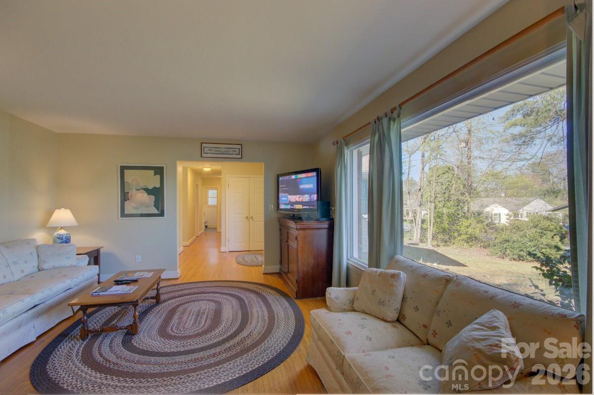 63 Montview Circle - Photo 3