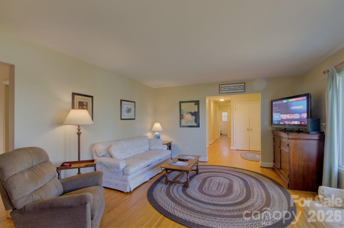 63 Montview Circle - Photo 5