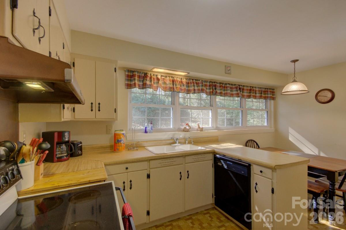63 Montview Circle - Photo 9