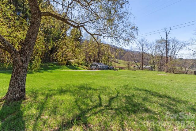 24 Baldridge Drive, Burnsville, NC, 28714