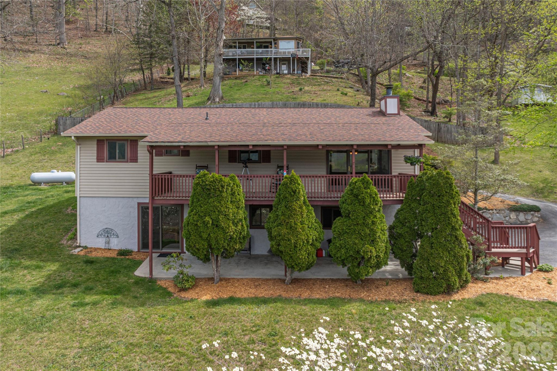 134 Hillside Drive - Photo 2