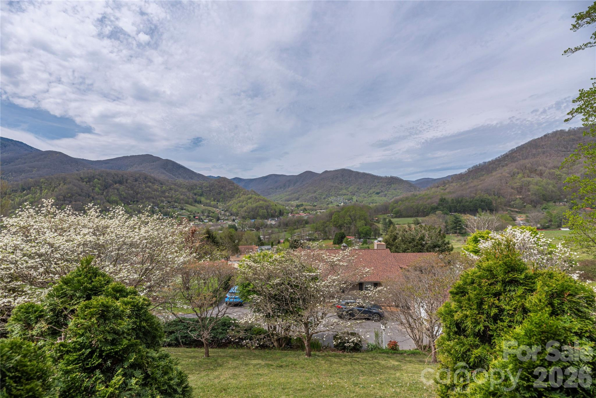 134 Hillside Drive - Photo 3