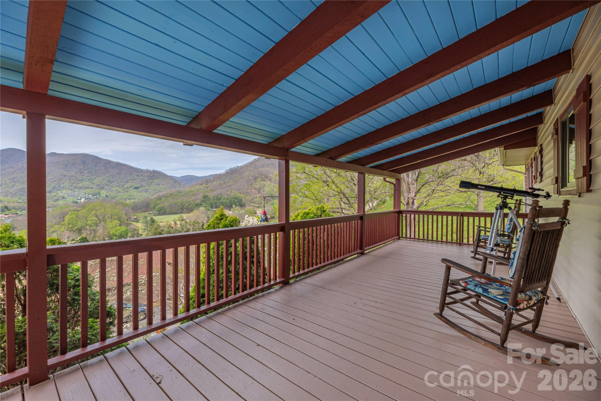 134 Hillside Drive - Photo 4