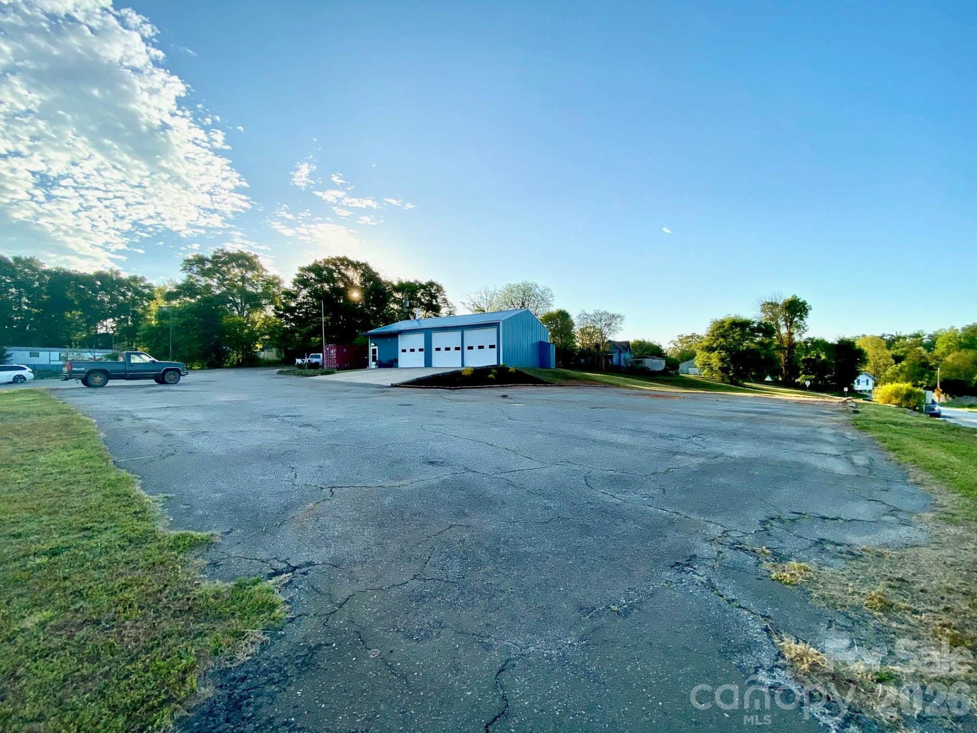 112 Hollifield Road - Photo 2