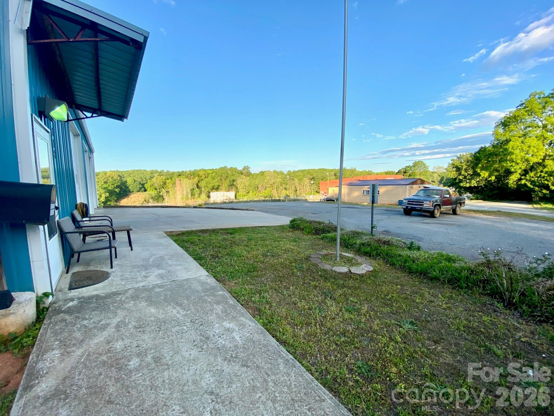 112 Hollifield Road - Photo 11