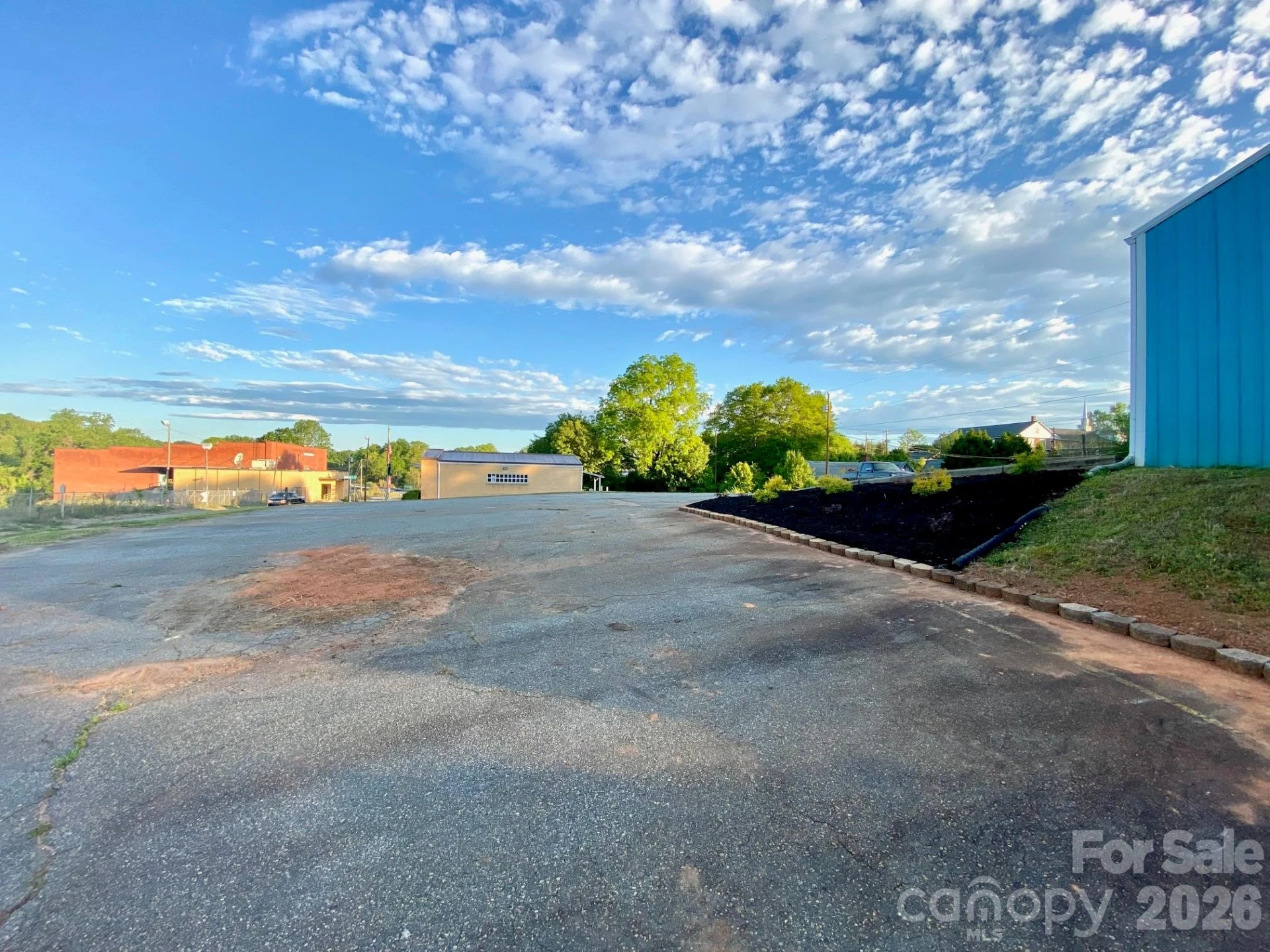 112 Hollifield Road - Photo 7