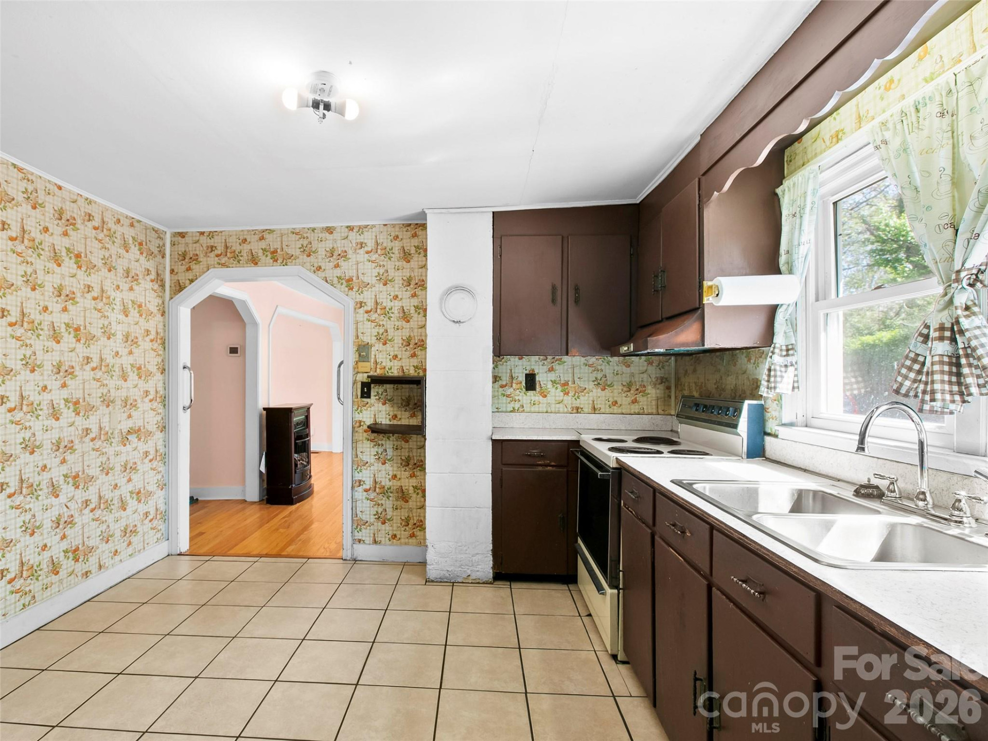 203 Dundee Street - Photo 14