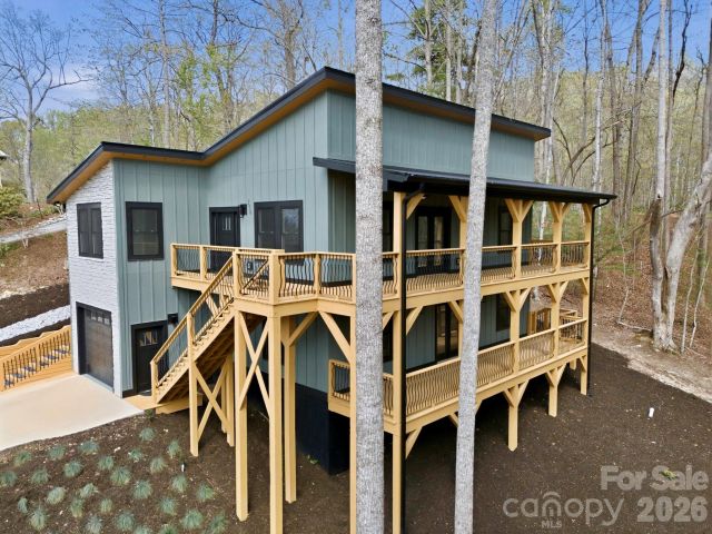 276 Coopers Drive, Hendersonville, NC, 28739