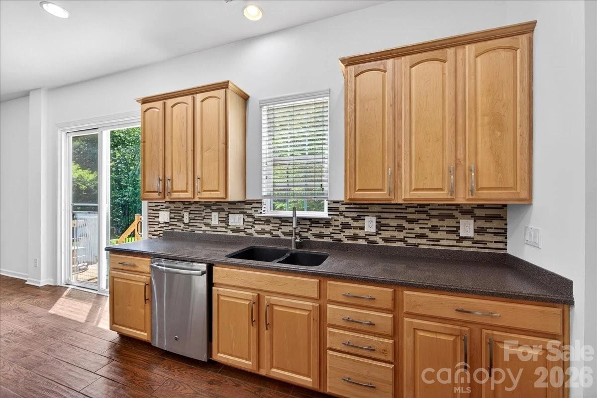 428 Ranelagh Drive - Photo 7