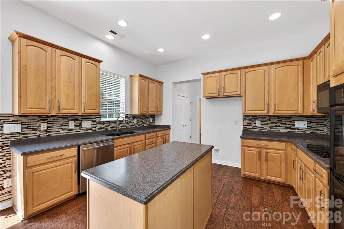 428 Ranelagh Drive - Photo 8