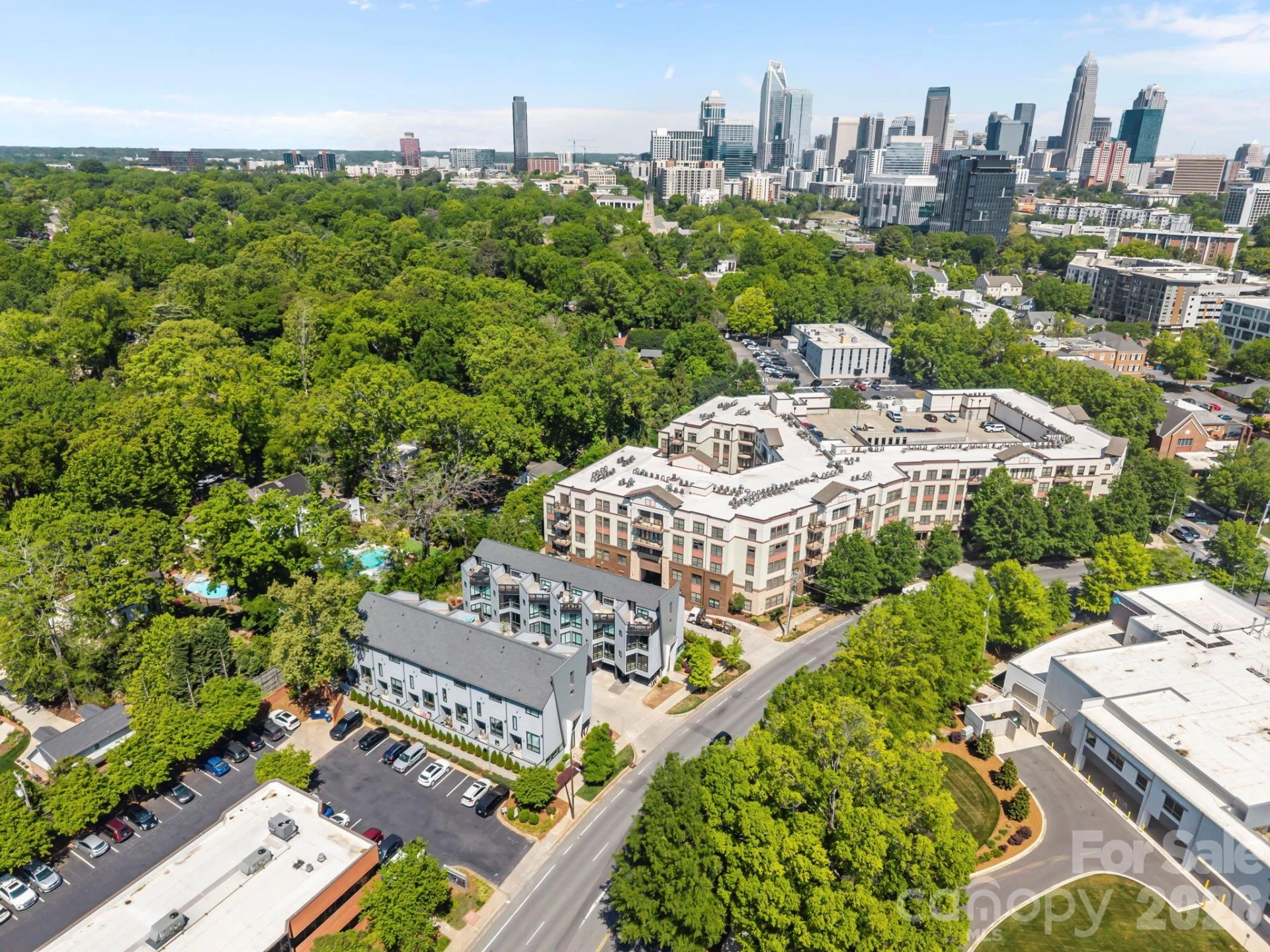 1062 Kenilworth Avenue - Photo 2