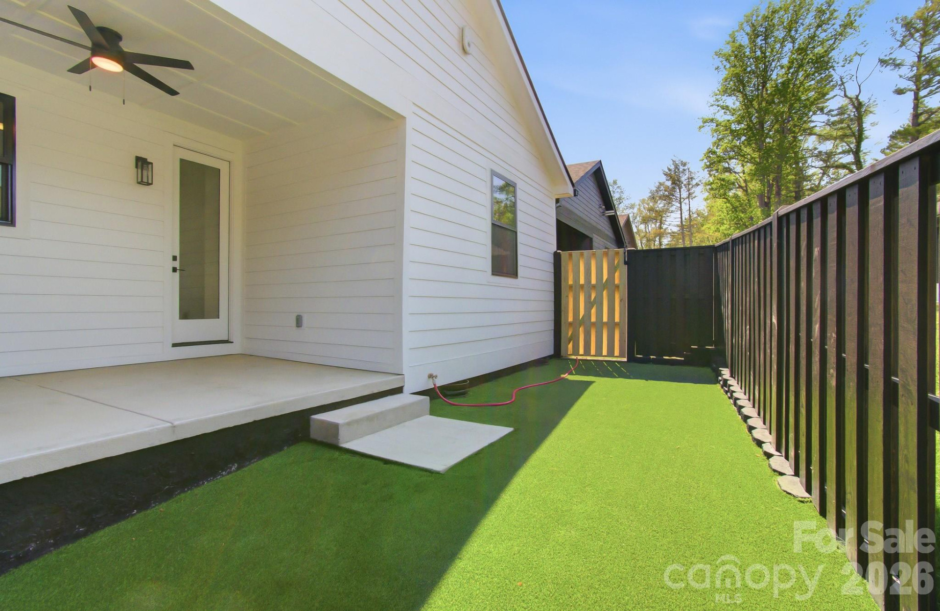 615 Allen Street - Photo 2