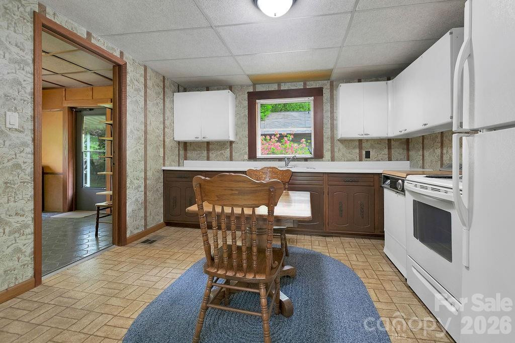 520 Blythe Road - Photo 12