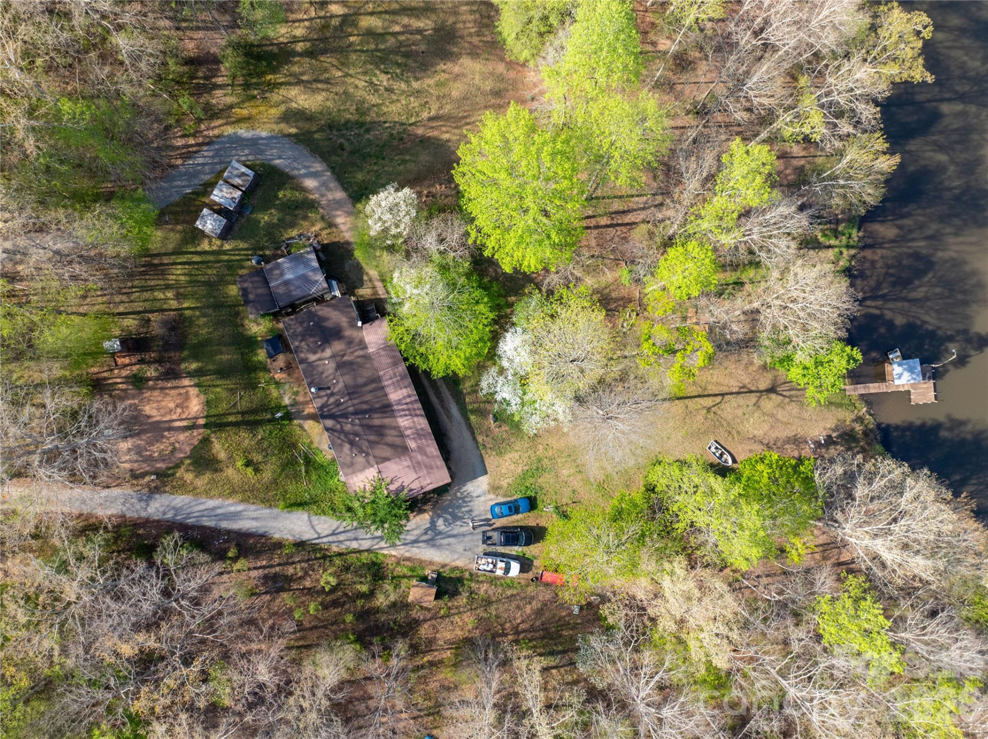 261 Groves Parkway - Photo 3