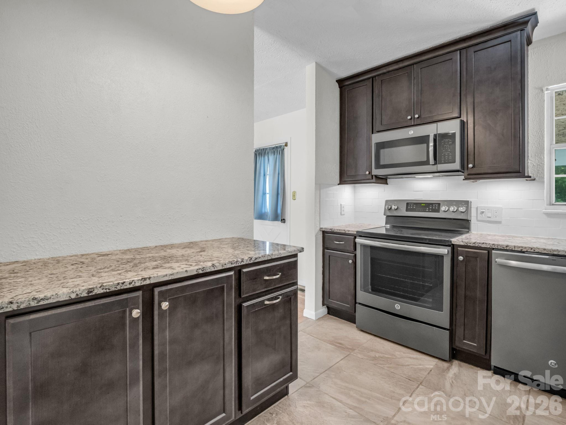 227 Bradshaw Avenue - Photo 13