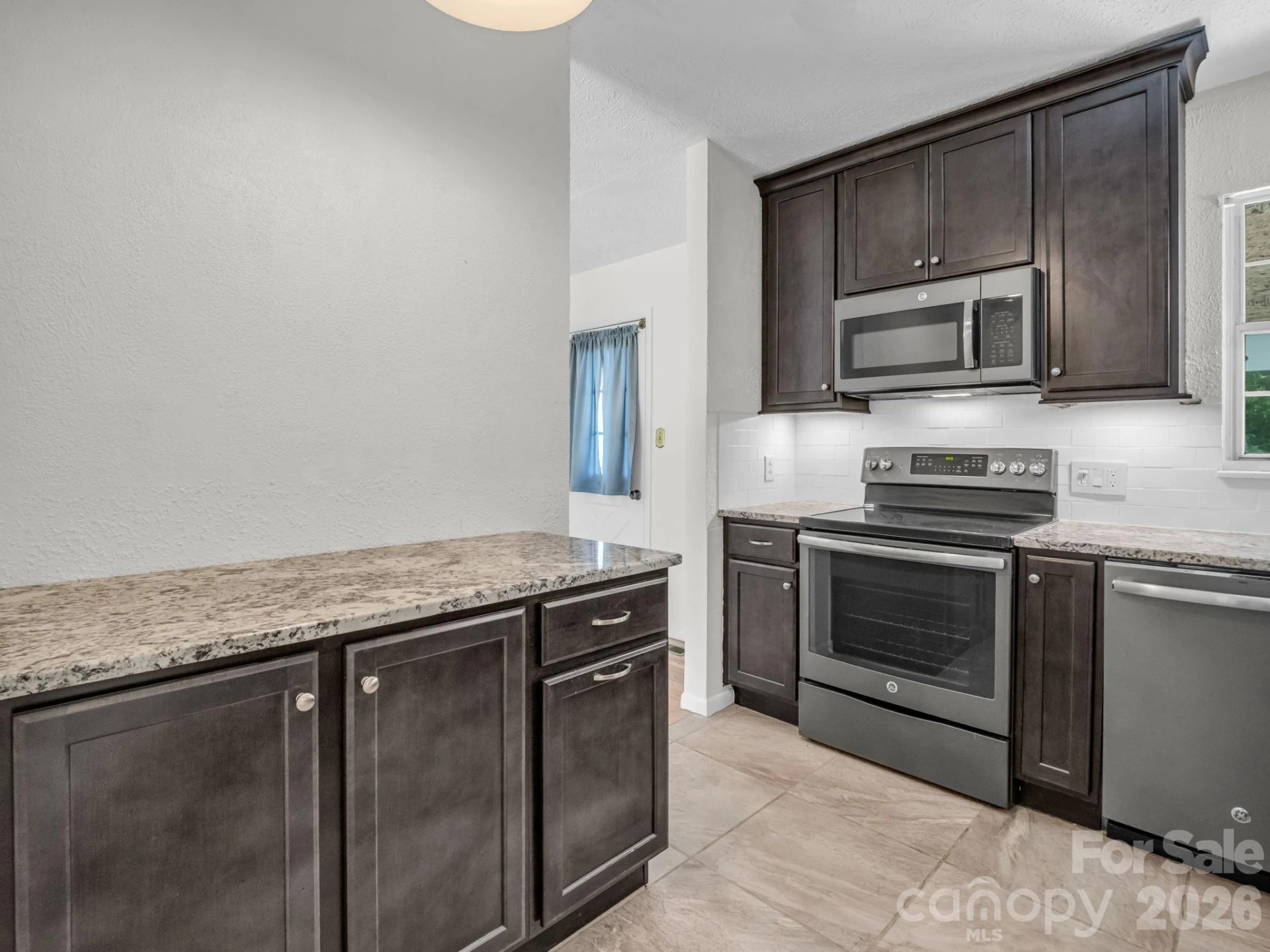 227 Bradshaw Avenue - Photo 13