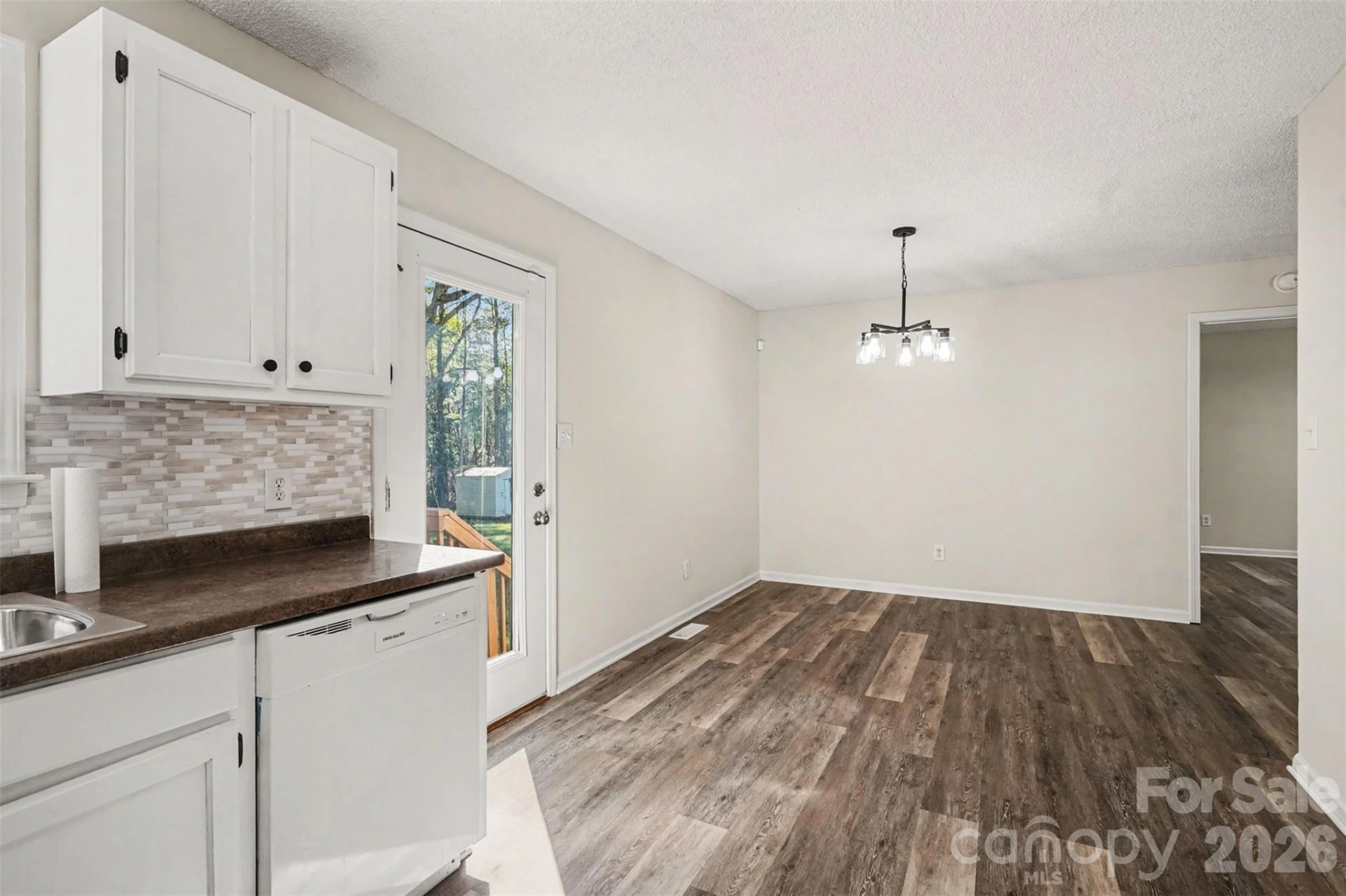 112 Ridgewood Drive - Photo 6