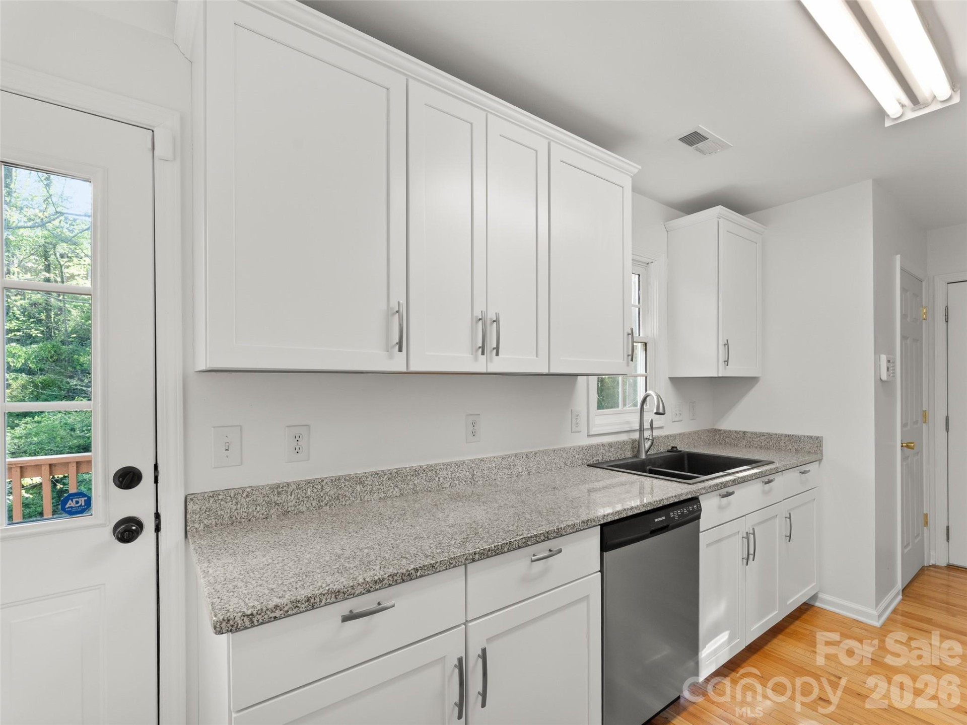 13 Castle Street - Photo 12